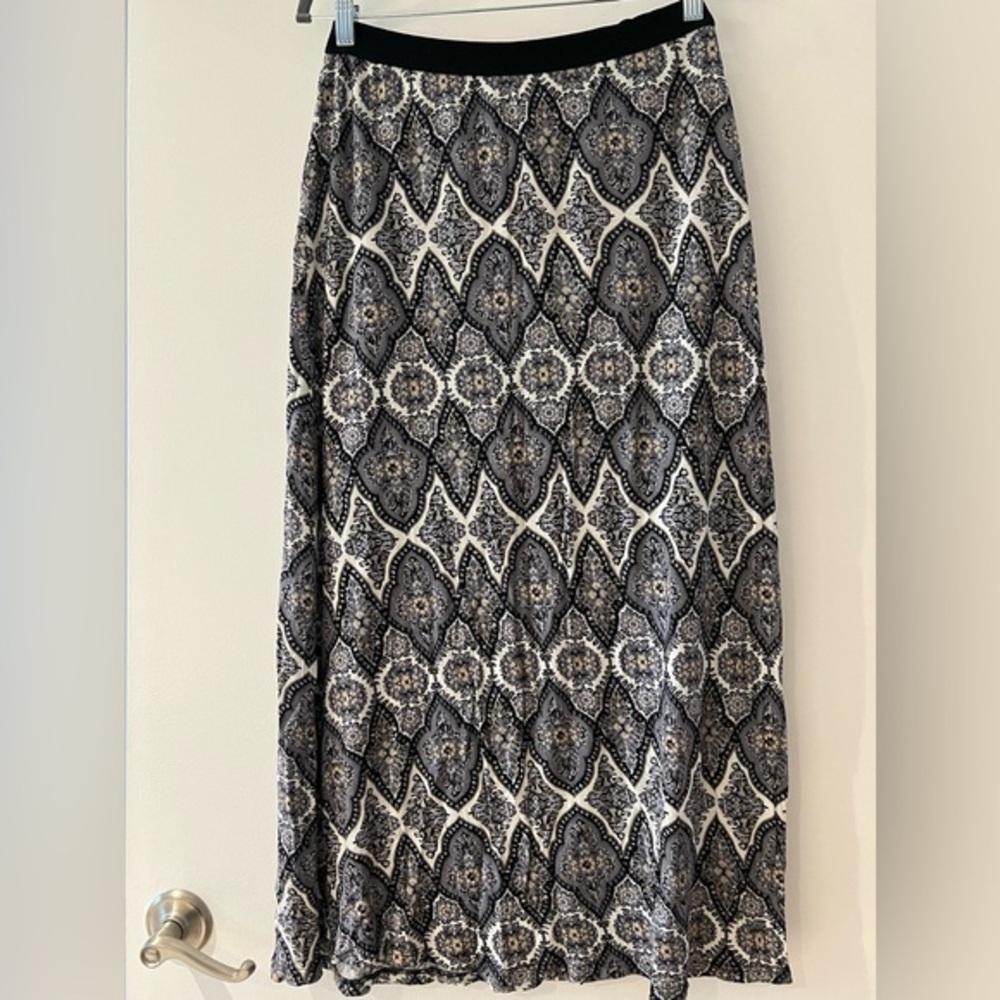 Bobeau Elegant Grey and White Elastic Patterned Women's Skirt Size S